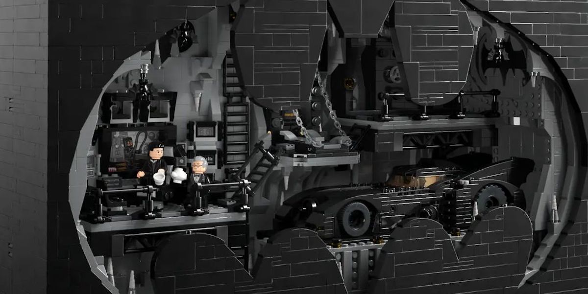 BATMAN RETURN Comes the nearly four thousand piece LEGO Batcave!  |  Cinema